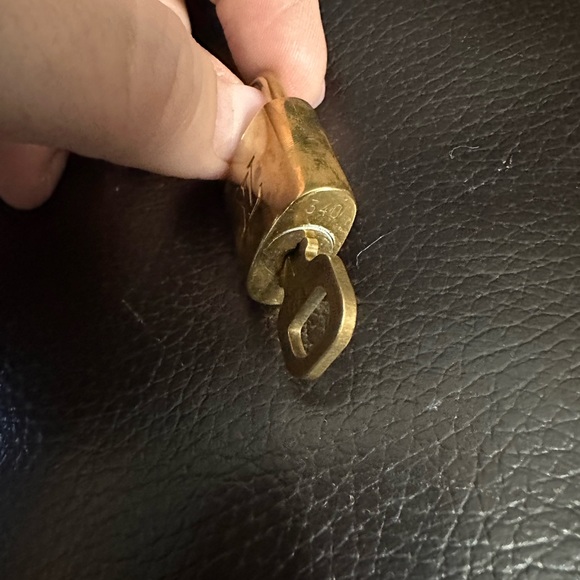 EUC LV LOCK AND KEY #340 - Picture 3 of 4